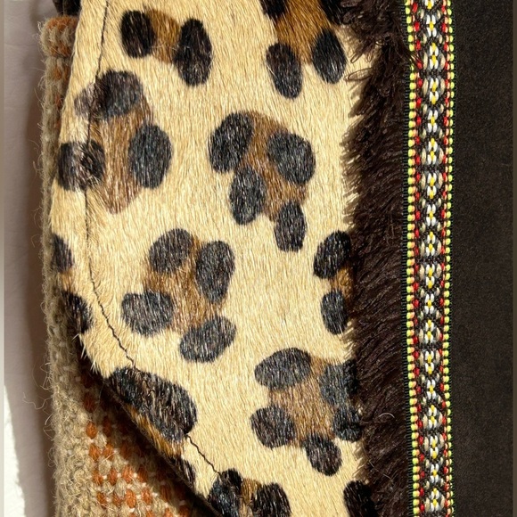New Boho Tapestry Crossbody Purse Animal Fur Leopard Print Black w/ Leather - Picture 4 of 7